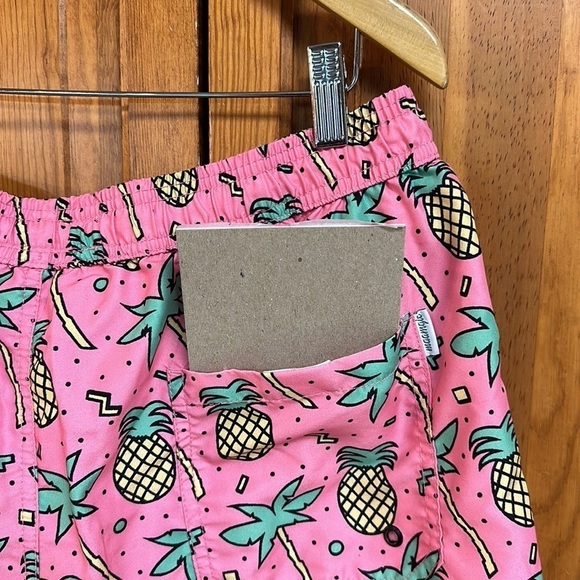 Maamgic Pink/Pineapple Swim Trunks w/Mesh Lining Size XXL - Picture 4 of 11